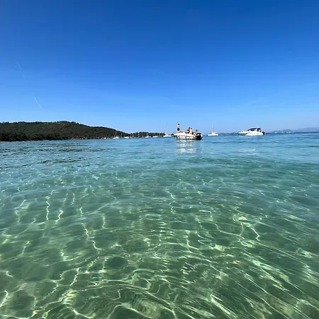 Presqu Ile De Giens T4 Proche Plages